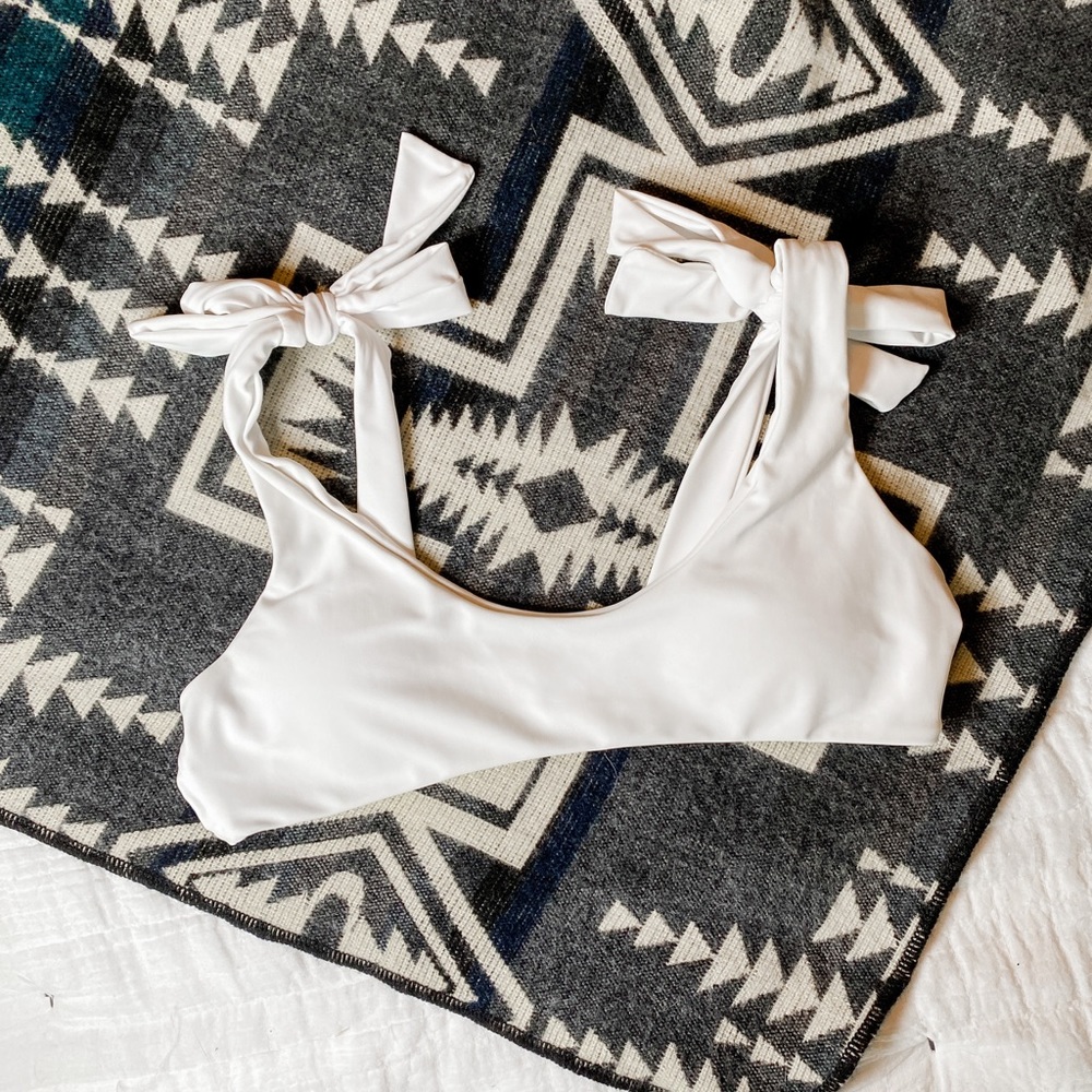 Zaful White Tie Strap Bikini Top